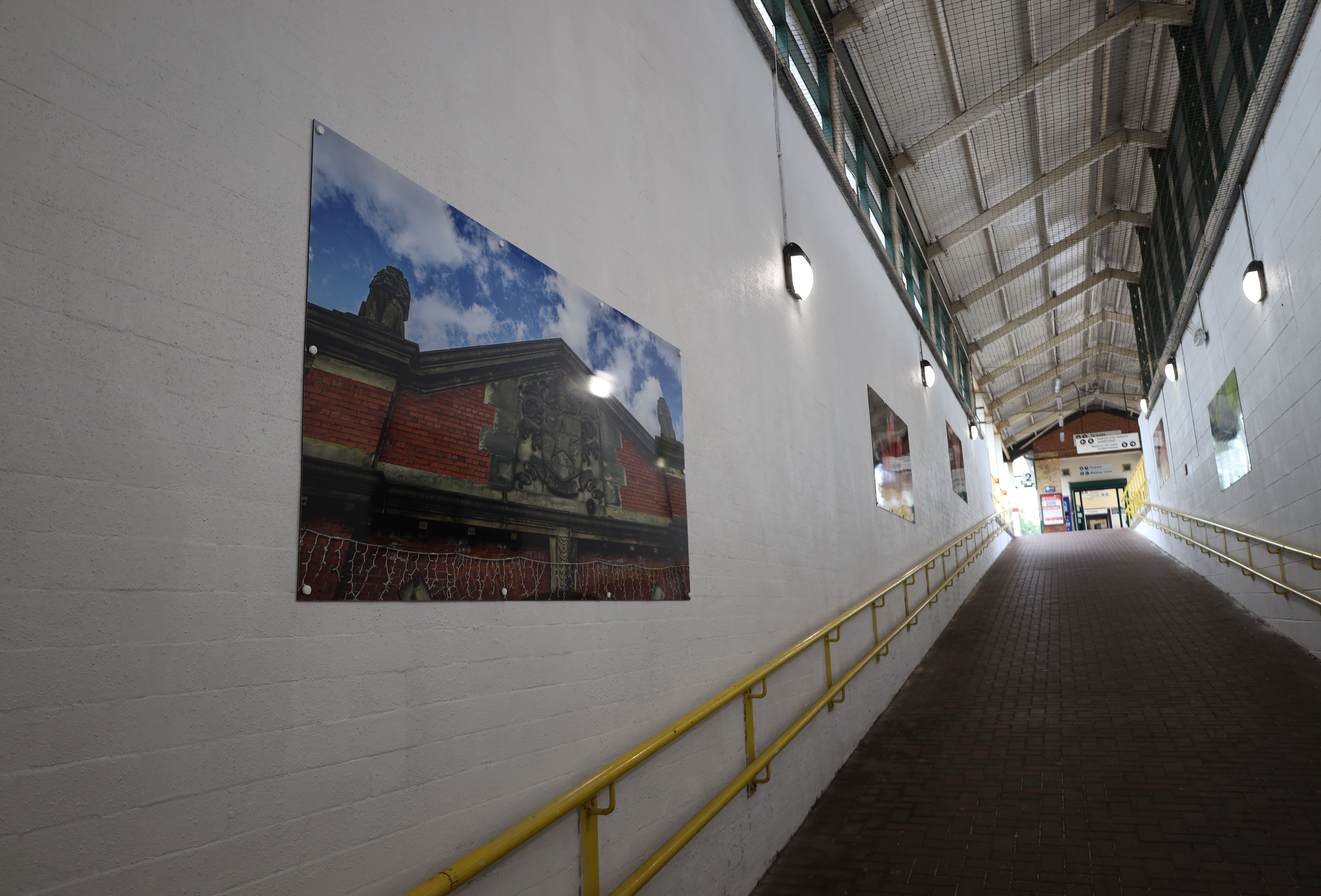 artwork-at-ashton-under-lyne-station-1