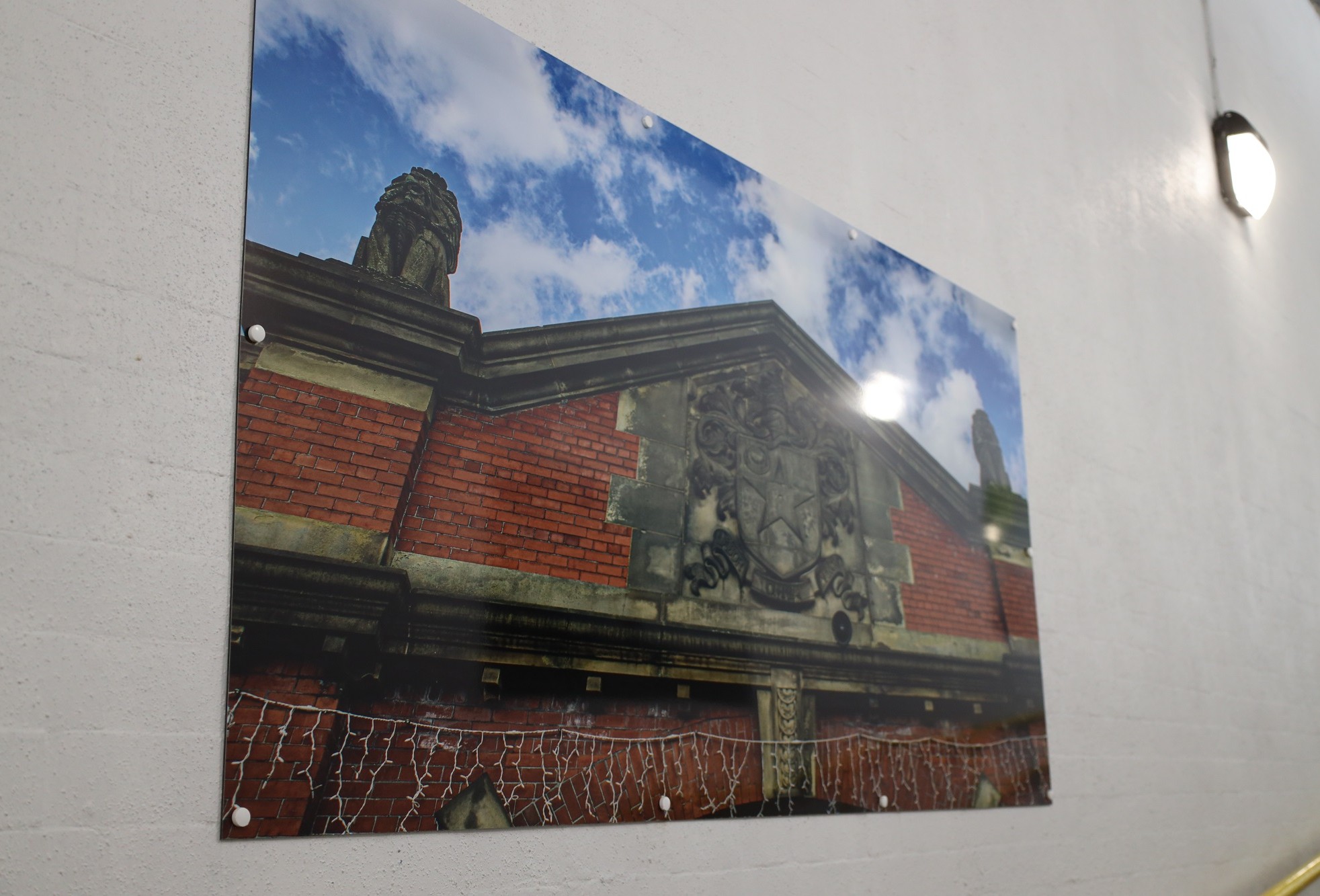 artwork-at-ashton-under-lyne-station-3