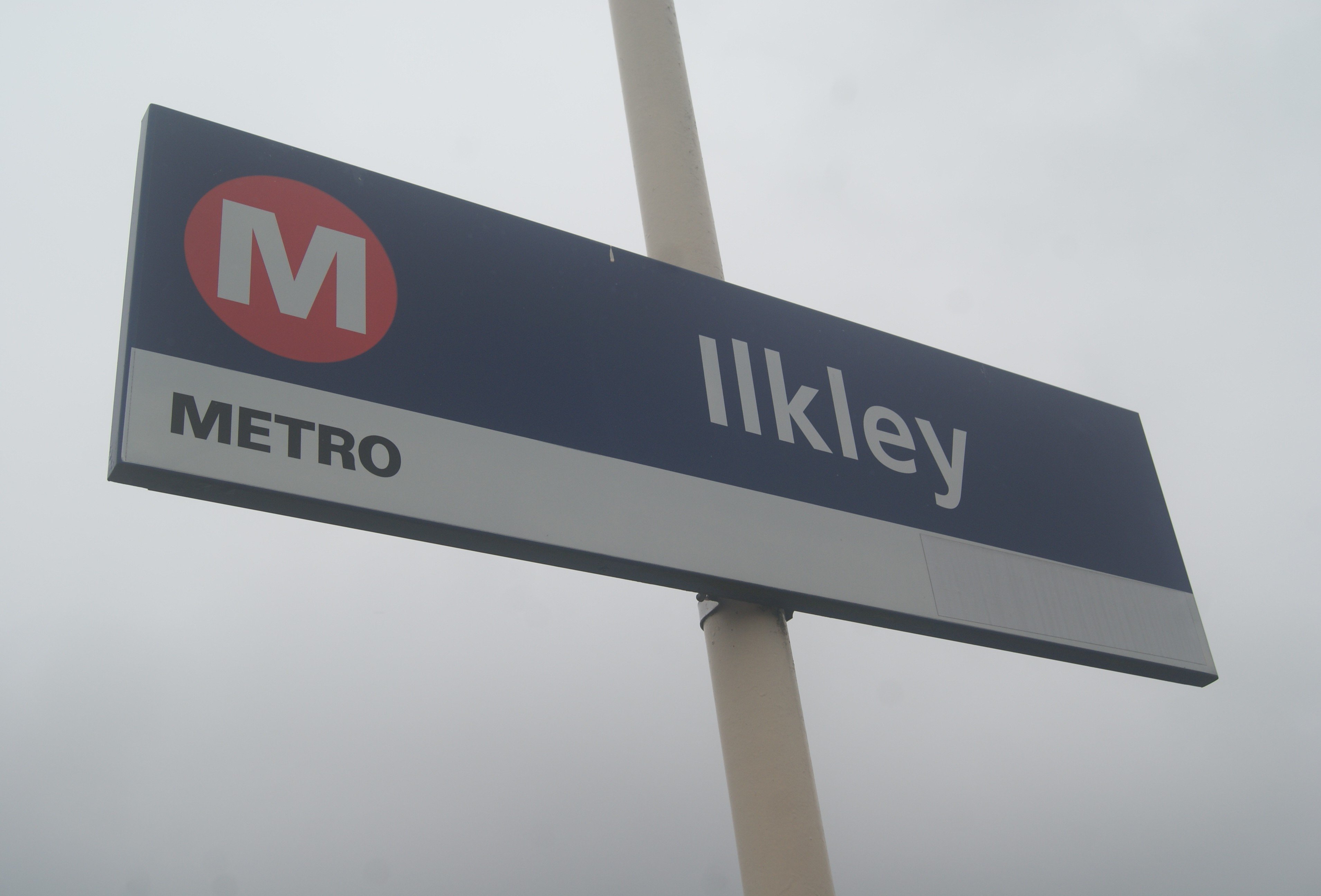 image-shows-ilkley-station-signage