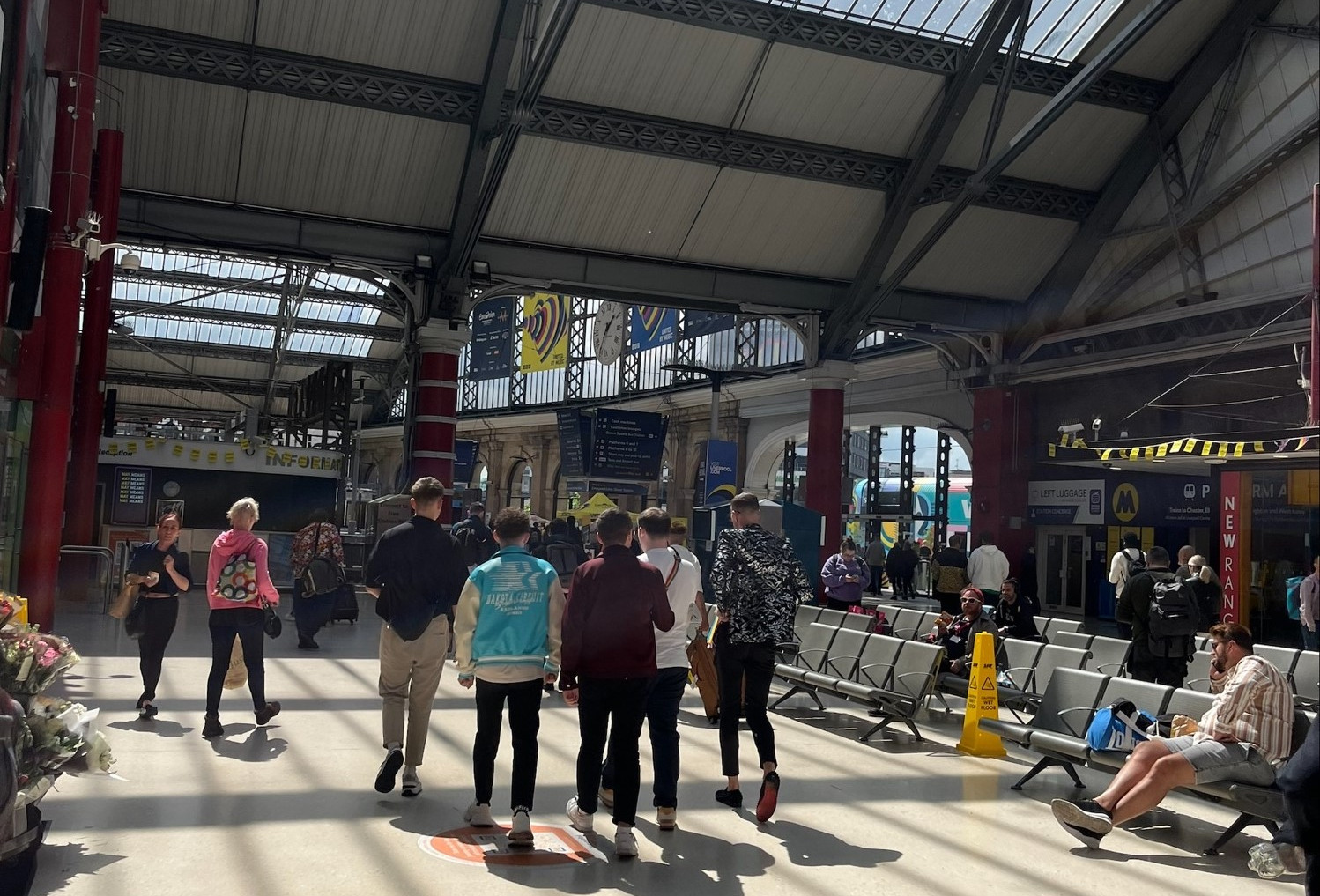 this-image-shows-passengers-at-liverpool-lime-street