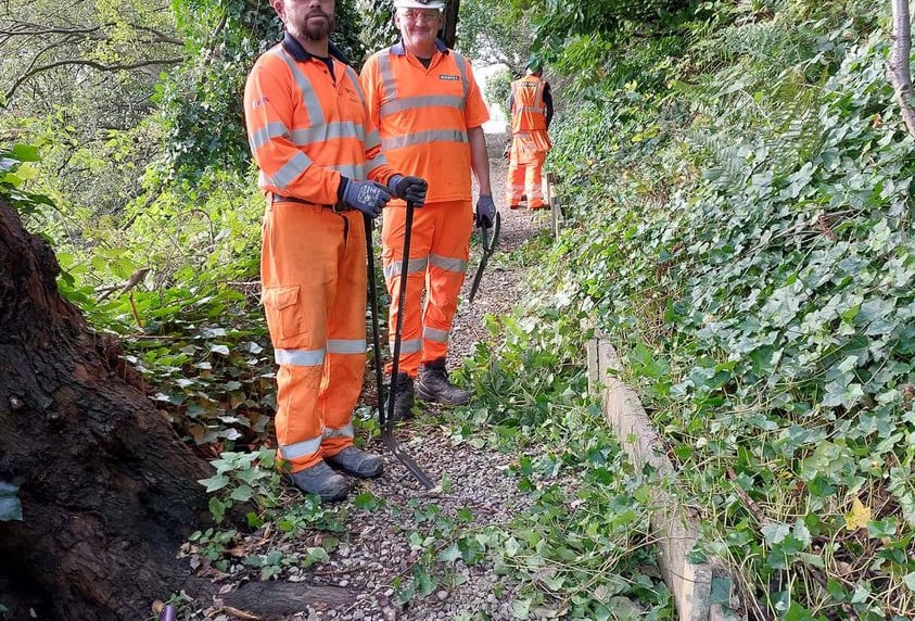 this-image-shows-volunteers-at-hindley-station-1