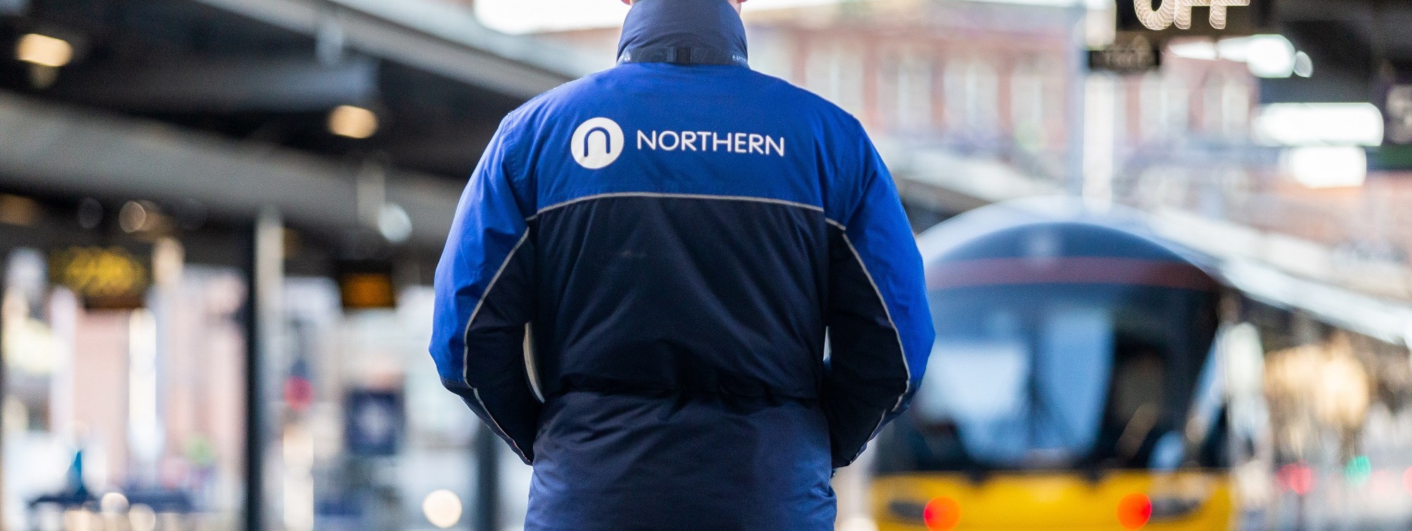 image-shows-northern-employee-on-platform