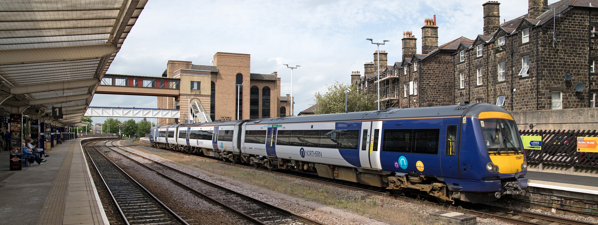 image-shows-northern-train-at-harrogate-station