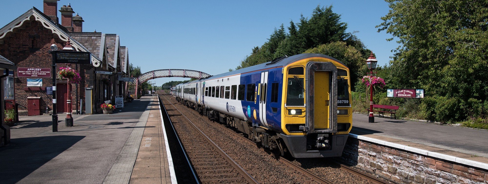 northern-train-at-appleby-station