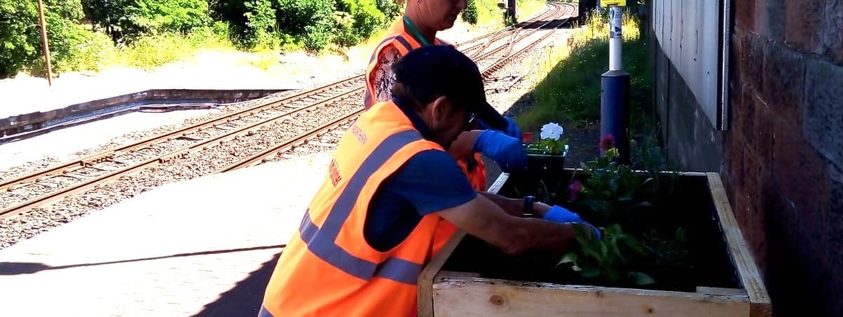 this-images-shows-volunteers-at-dalston-station