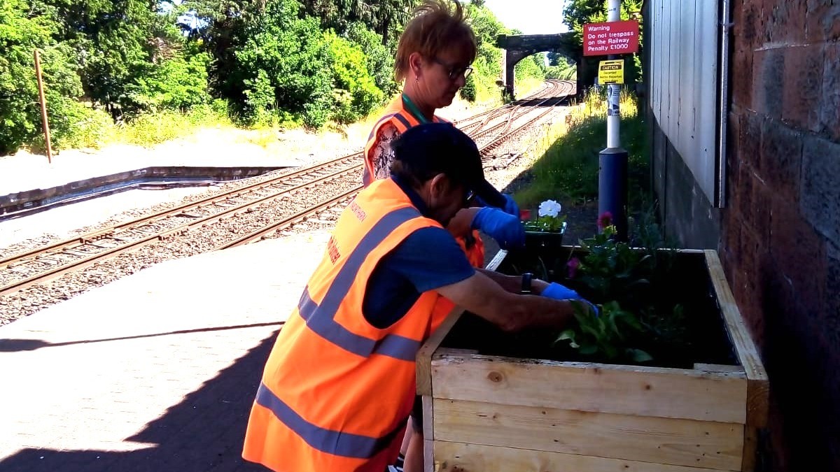 This images shows volunteers at Dalston station