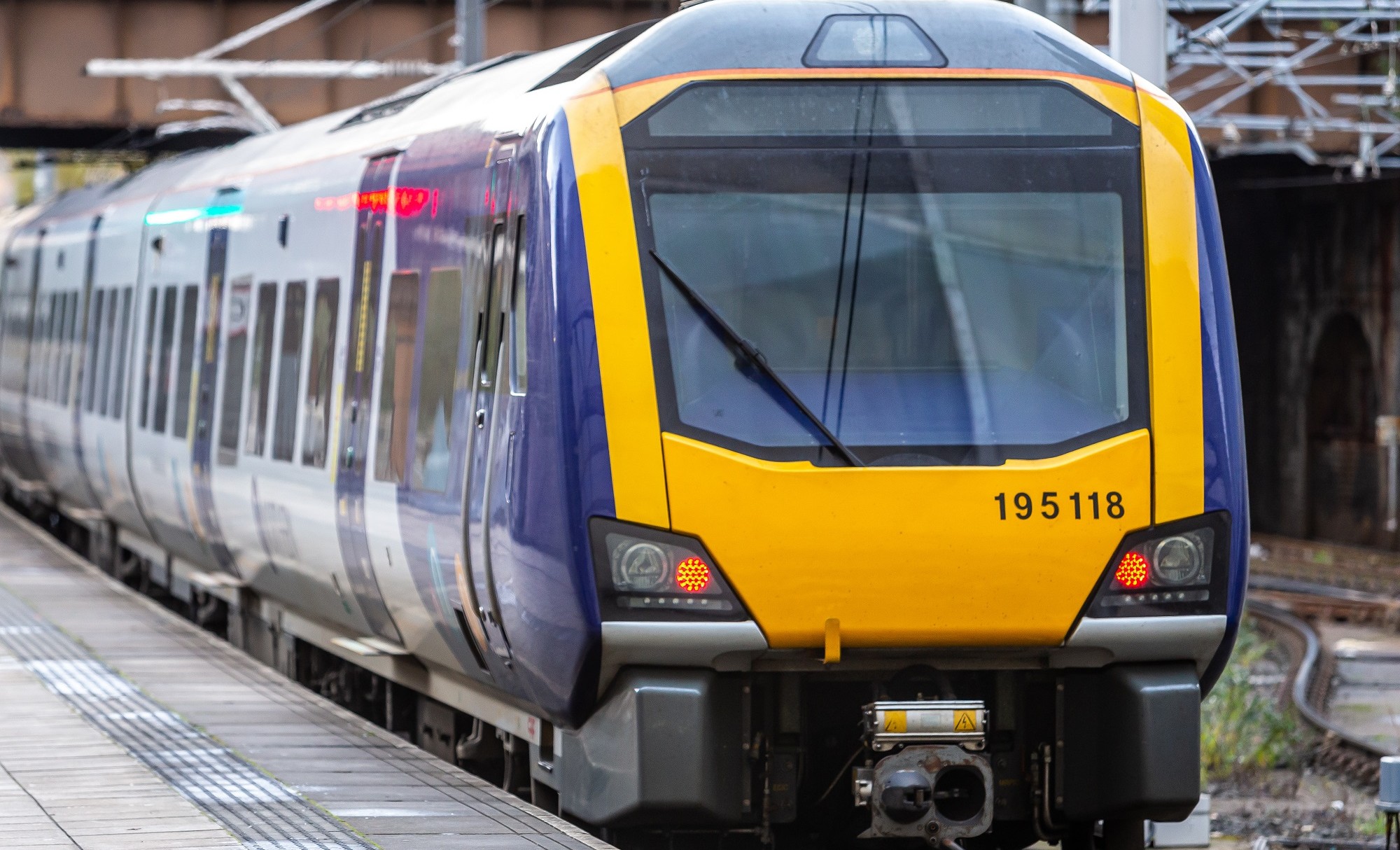 image-shows-a-northern-train-at-station